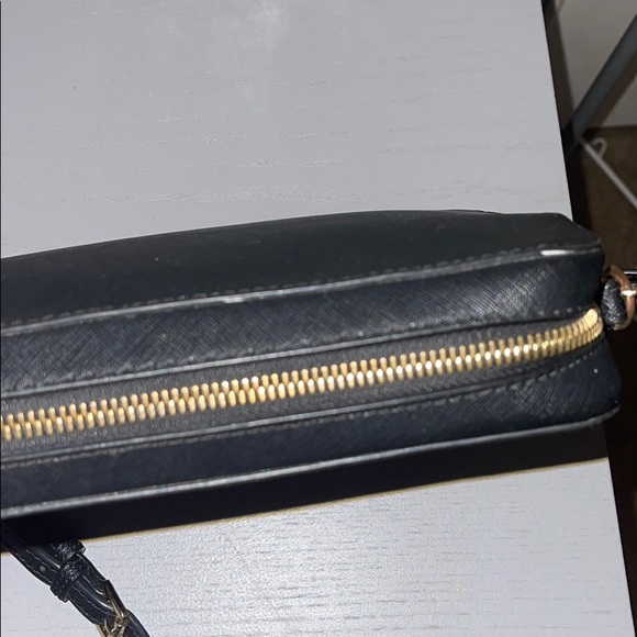 Reposhing this bag - Picture 3 of 7